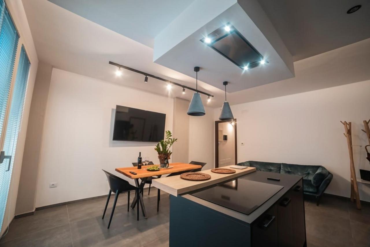 Suite Piazza Mazzini 90 Mq 5 Lecce Exterior foto